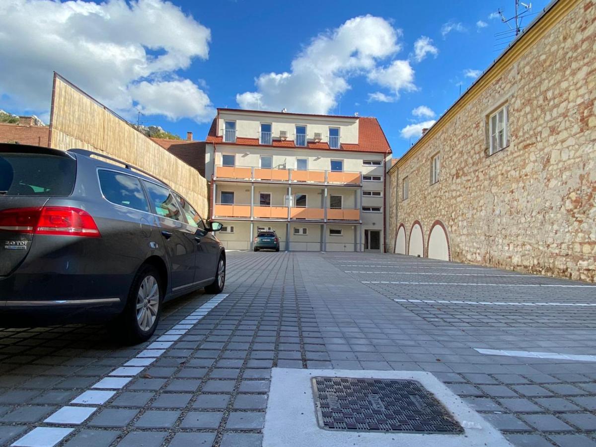 Apartmán Solaris Mikulov Exterior foto